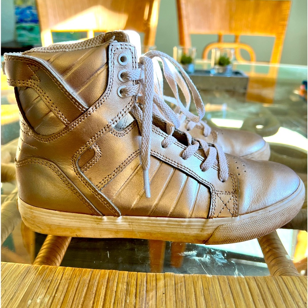 SUPRA Skytop Gold Sneakers High Top Shoes Muska-
Nice Size 2